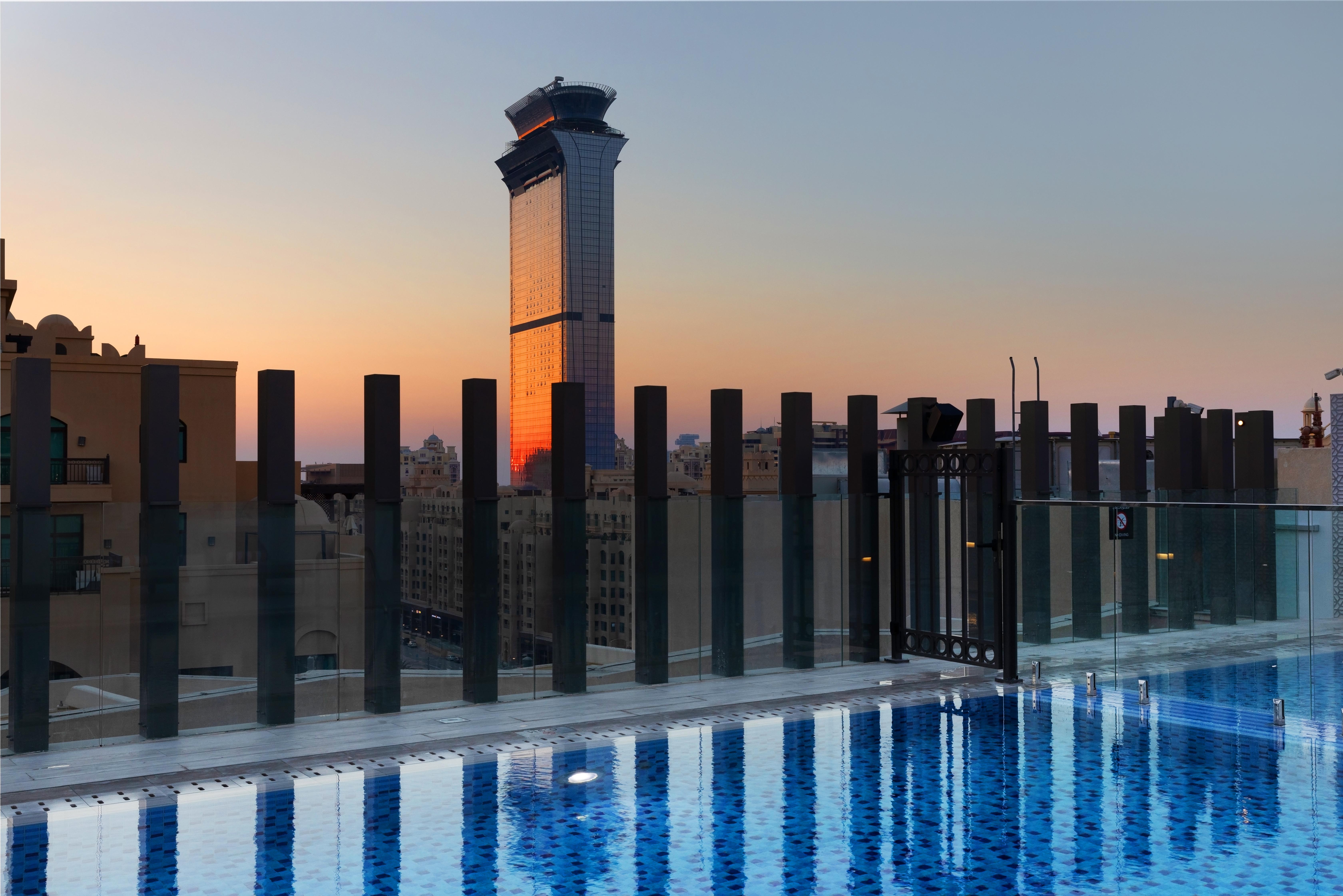 Апарт отель Adagio Premium The Palm Дубай Экстерьер фото